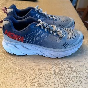 HOKA CLIFTON 6 WOMEN’s size 8